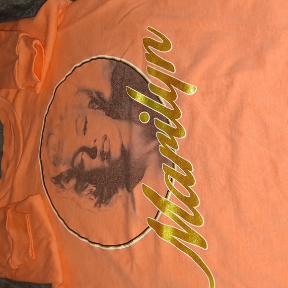 Marilyn Monroe Sweater - Picture 4 of 12